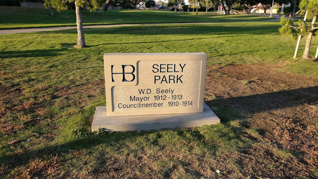 Seely Park | 8711 Surfcrest Dr, Huntington Beach, CA 92646, USA | Phone: (714) 536-5486