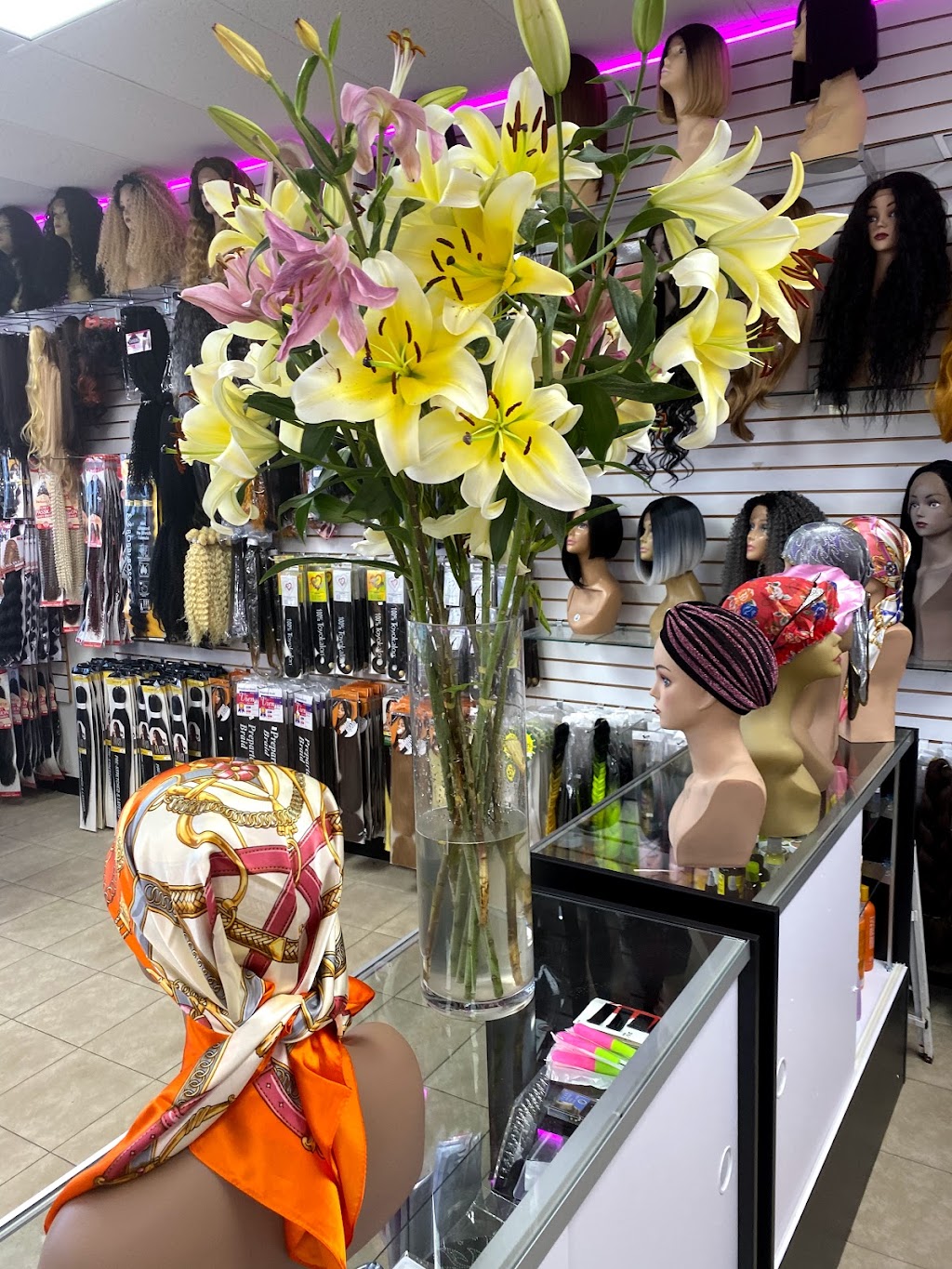 Plush Wigs & Beauty Supply | 6422 S Normandie Ave, Los Angeles, CA 90044, USA | Phone: (323) 393-0773