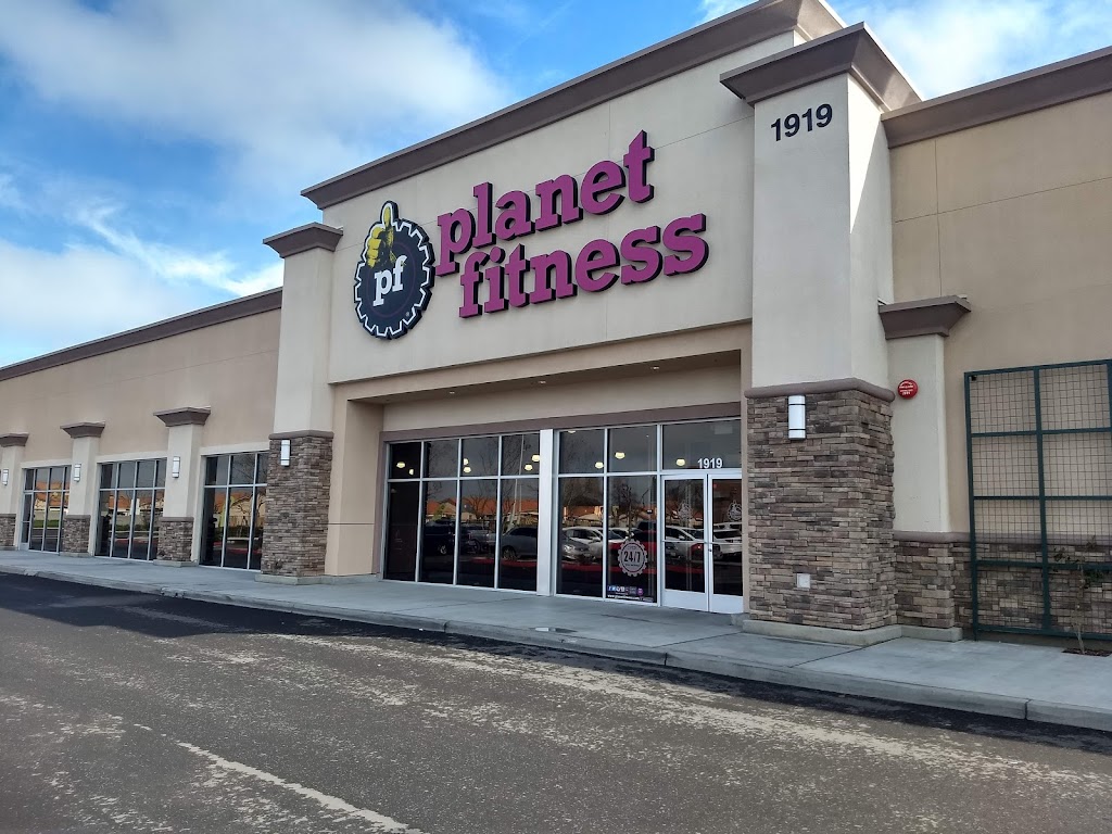 Planet Fitness | 1919 W Lacey Blvd, Hanford, CA 93230, USA | Phone: (559) 410-8121