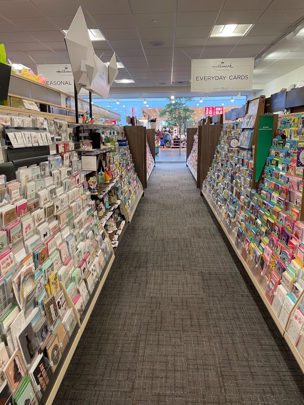 The Paper Store | 700 Paramus Park Ste 1378, Paramus, NJ 07652, USA | Phone: (973) 949-6300