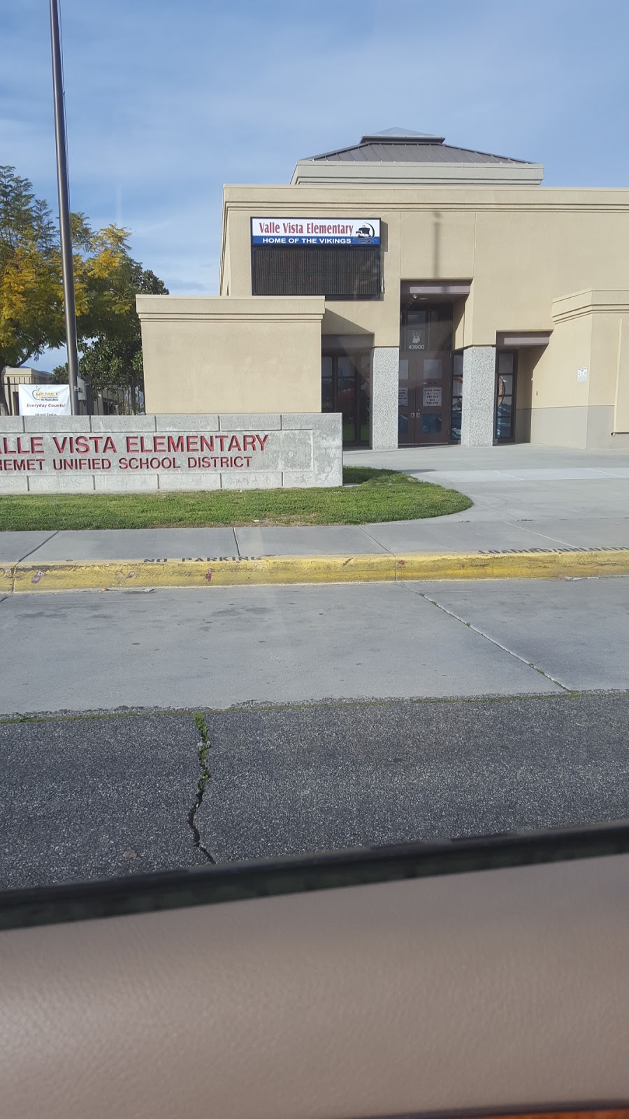 Valle Vista Elementary School | 43900 Mayberry Ave, Hemet, CA 92544, USA | Phone: (951) 927-0800