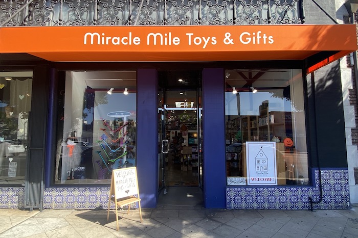 Miracle Mile Toys & Gifts | 452 S La Brea Ave, Los Angeles, CA 90036, USA | Phone: (323) 879-9161