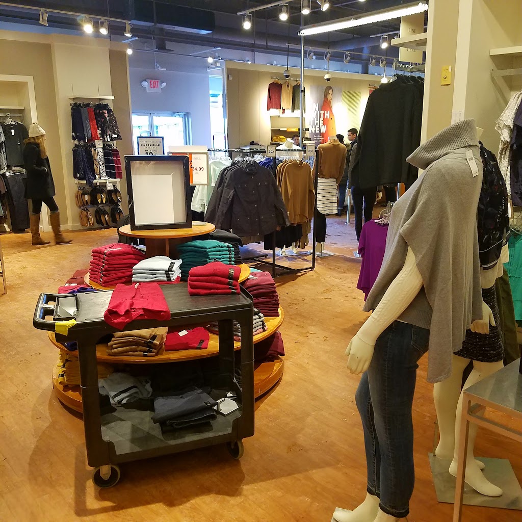 Banana Republic Factory Store | 549 S Chillicothe Rd, Aurora, OH 44202, USA | Phone: (330) 995-9055