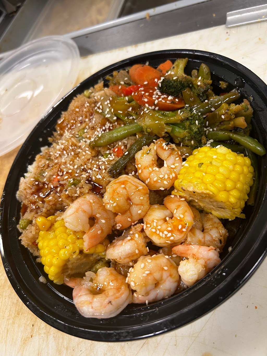 Detroit seafood express | 18900 Michigan Ave Food court 311, 18900 Michigan Ave, Dearborn, MI 48126, USA | Phone: (586) 765-8283