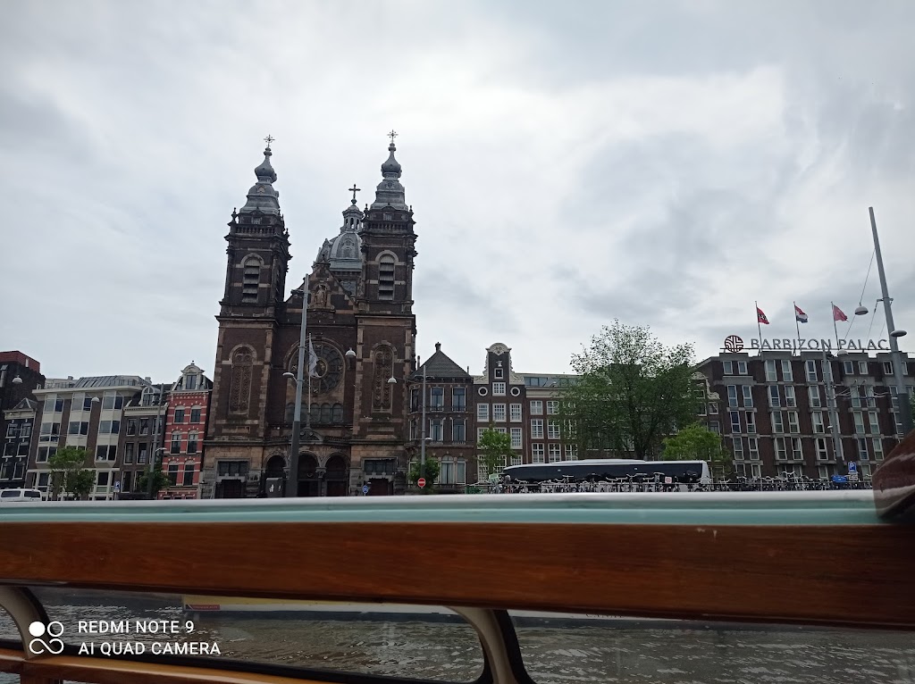 Basilica of Saint Nicholas | Prins Hendrikkade 73, 1012 AD Amsterdam, Netherlands | Phone: 020 330 7812