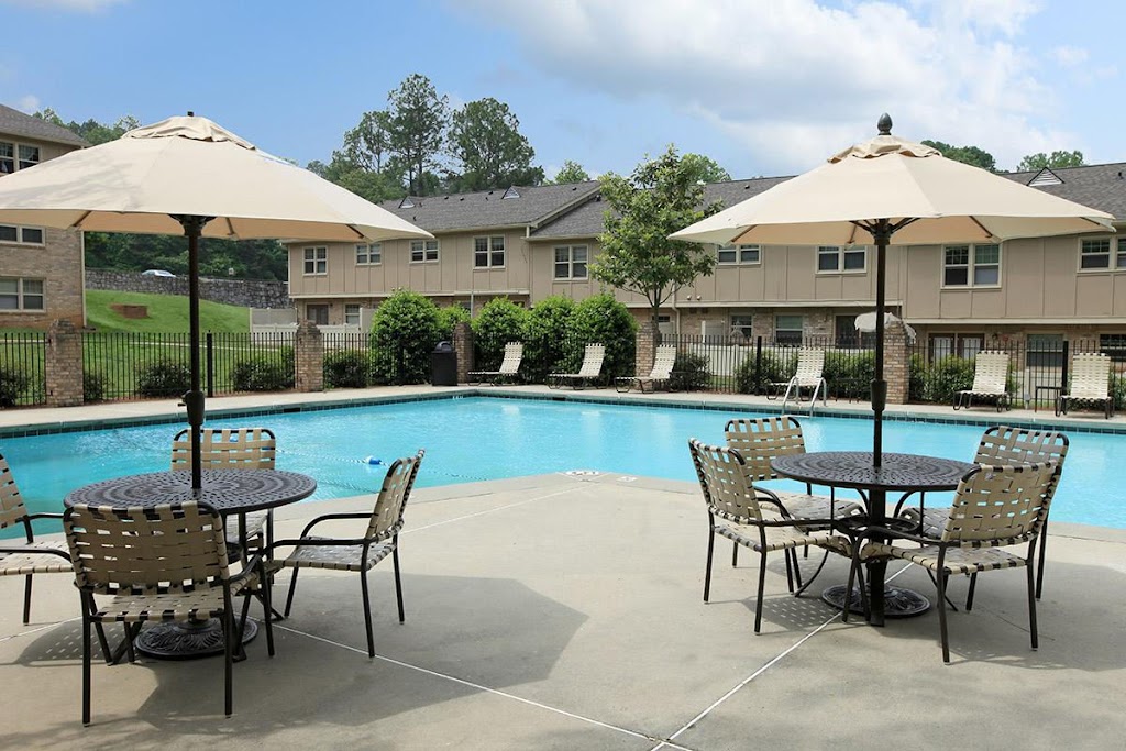 The Crossing at Henderson Mill Apartment Homes | 3340 Lansbury Village Dr, Atlanta, GA 30341, USA | Phone: (470) 336-1504