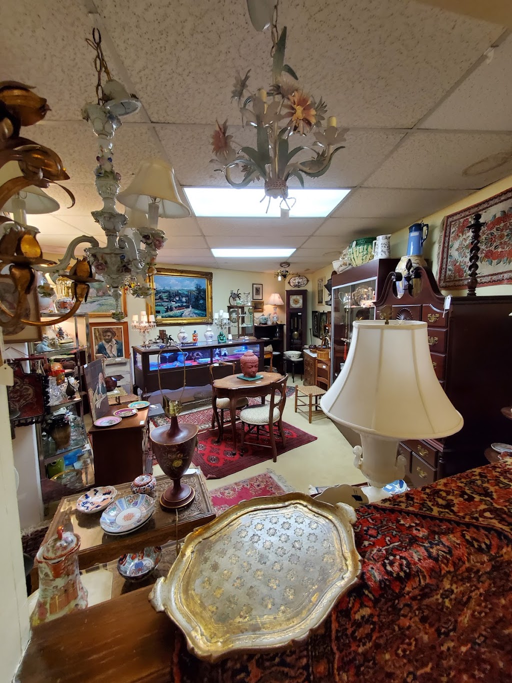 Pigfish Lane Antiques and Interiors | 5425 Hillsborough St, Raleigh, NC 27606, USA | Phone: (919) 436-4006