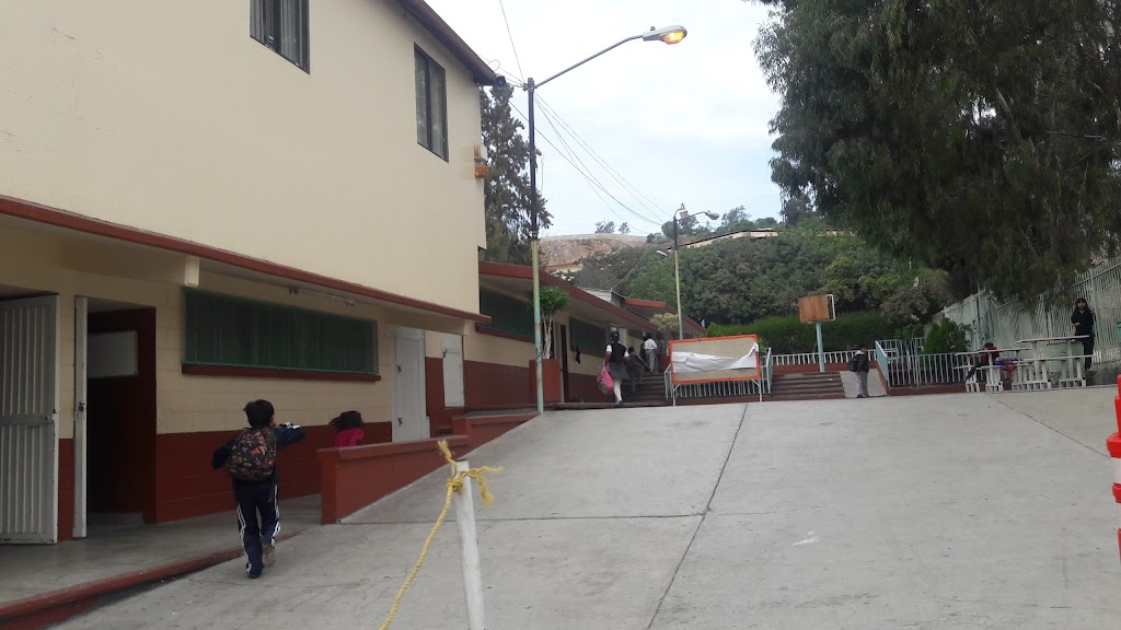 ESCUELA PRIMARIA URB. ESTATL HOMBRES DE LA REFORMA | Valle de Mexico S/N Valle, Buena Vista, 2 Sección, 22456 Tijuana, B.C., Mexico | Phone: 664 647 7943