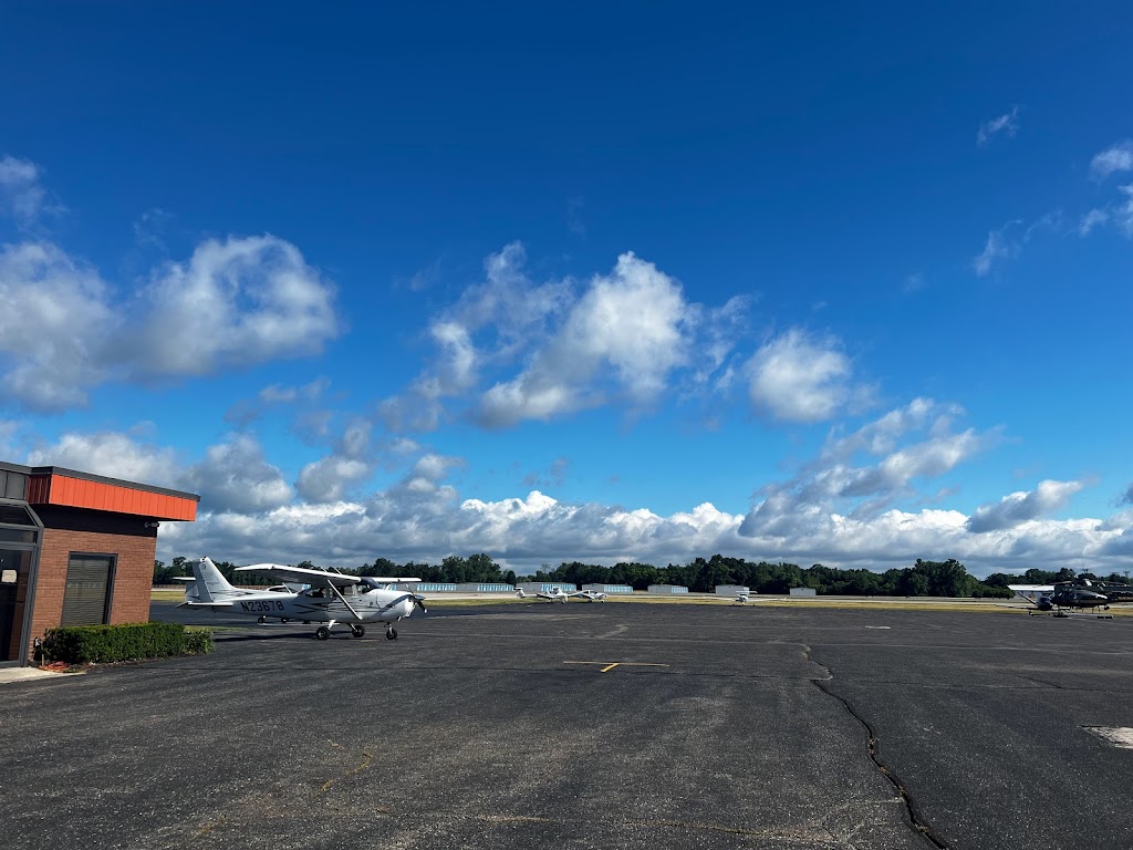 Crosswinds Aviation | 6544 Highland Rd, Waterford Twp, MI 48327, USA | Phone: (517) 552-1101