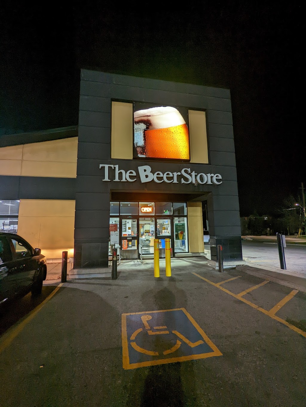 Beer Store 3260 | 1818 Huron Church Rd, Windsor, ON N9C 2L5, Canada | Phone: (519) 252-2903