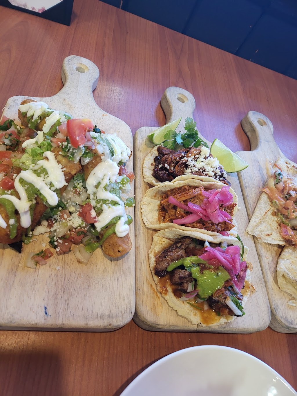 El zarape Melrose | 3729 4809 Melrose Ave, Los Angeles, CA 90029, USA | Phone: (323) 848-4609