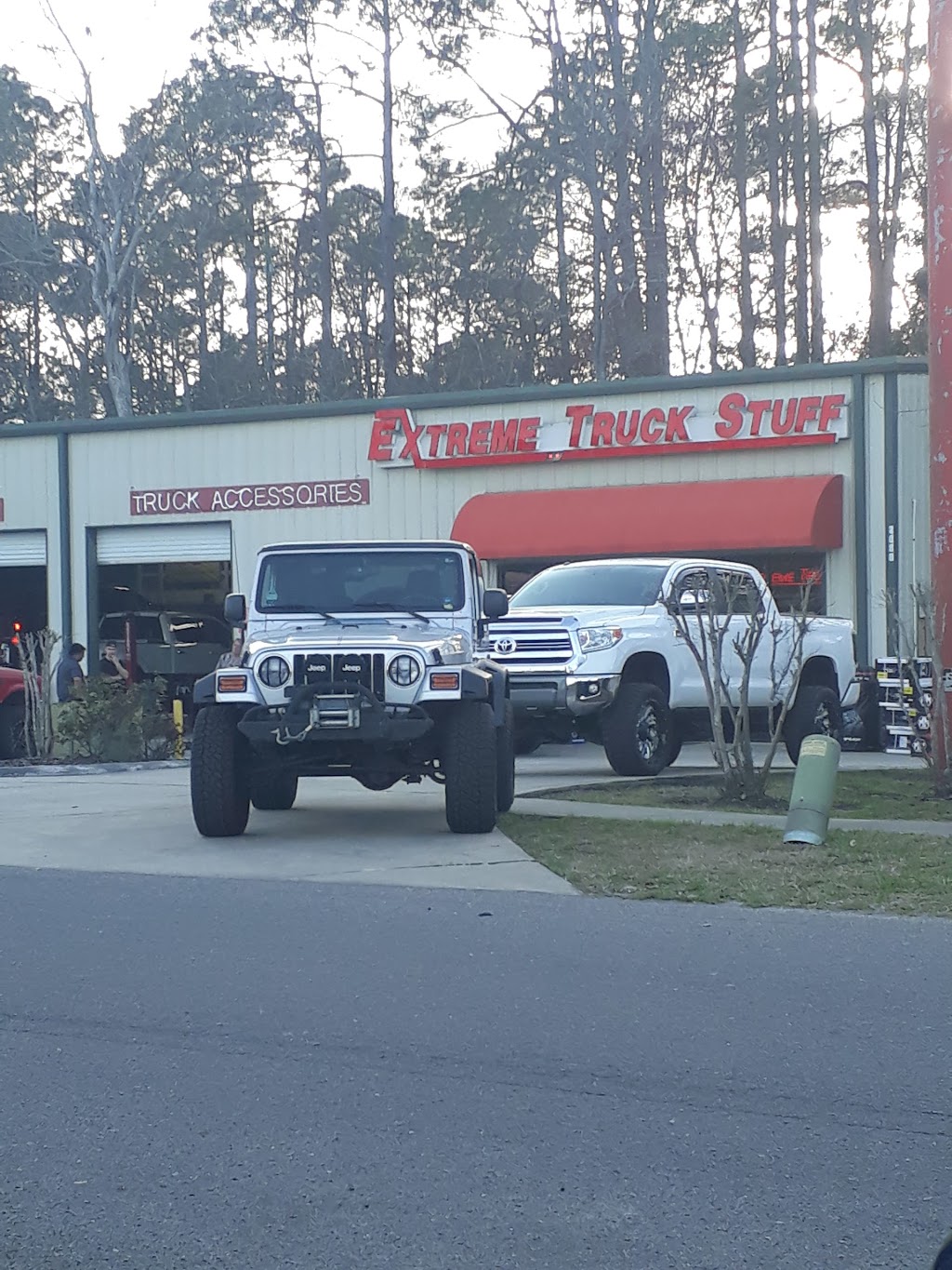 Extreme Truck Stuff | 2088 St Johns Bluff Rd S, Jacksonville, FL 32246, USA | Phone: (904) 645-1800