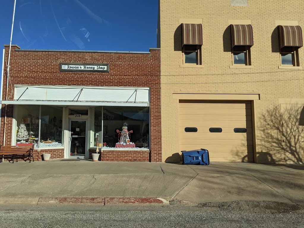 Rowan’s Honey Shop | 218 N Main St, Norwich, KS 67118 | Phone: (620) 478-2275