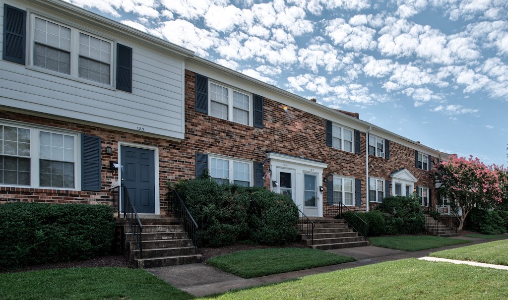 Canterbury Square | 900 Pump Road Clubhouse, Richmond, VA 23238, USA | Phone: (804) 740-8402