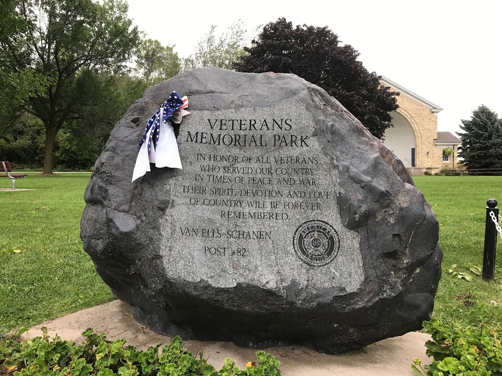 Veterans Memorial Park & Guenther Picnic Area | Lake St, Port Washington, WI 53074, USA | Phone: (262) 284-5881