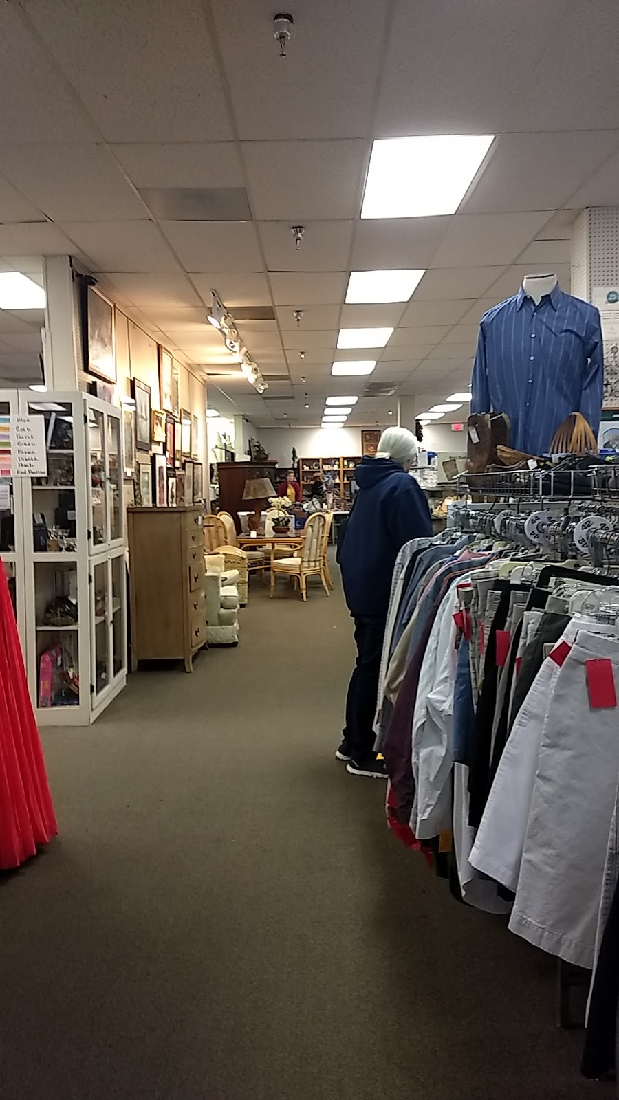 White Dove Thrift Shoppe | 8461 E McDonald Dr, Scottsdale, AZ 85250, USA | Phone: (480) 609-1190