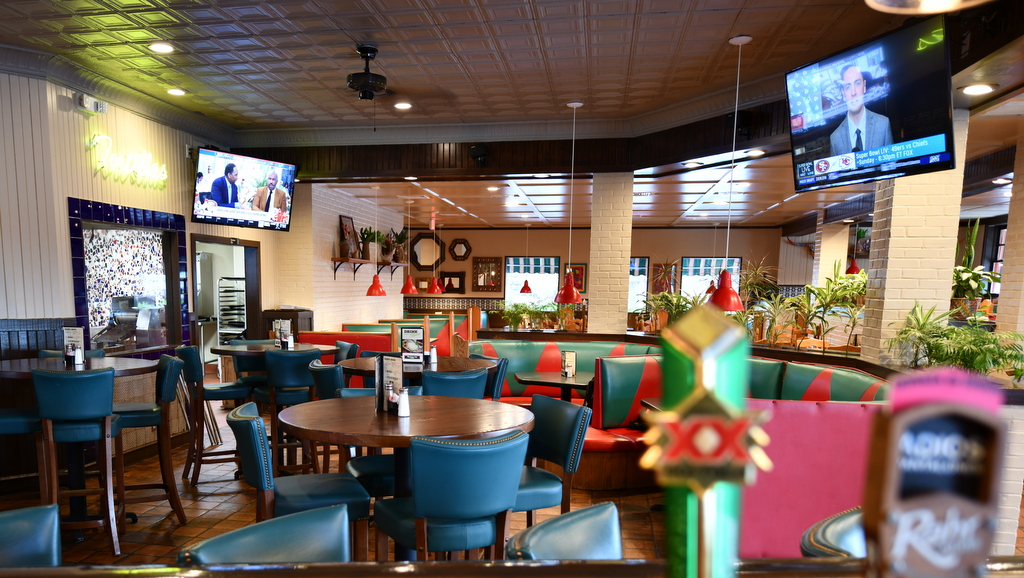 Mexican Inn Cafe | 5716 Camp Bowie Blvd, Fort Worth, TX 76107, USA | Phone: (817) 731-1126