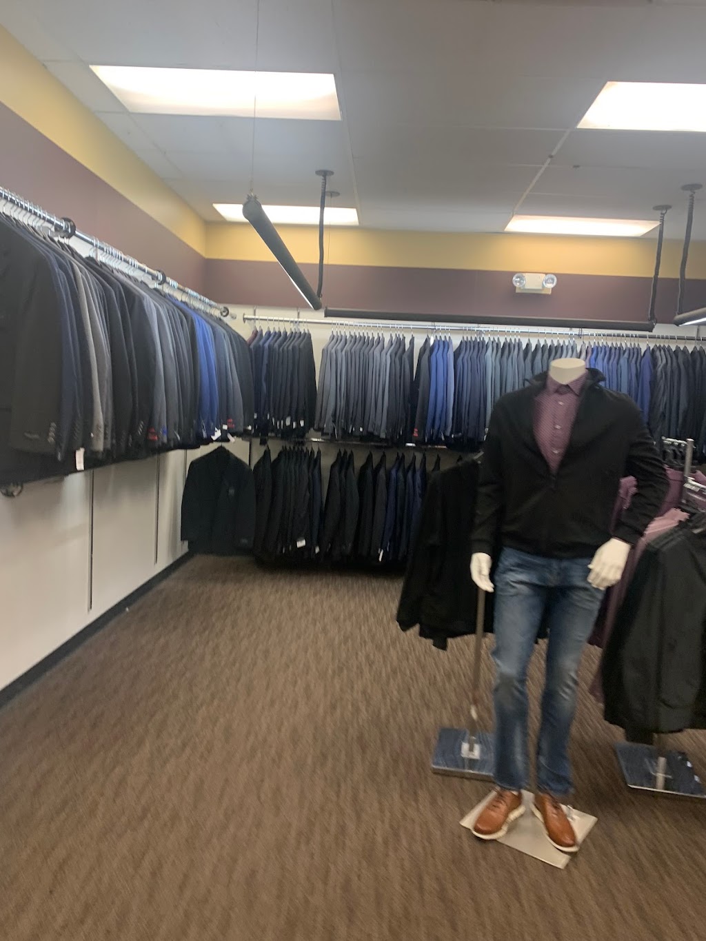 Mens Wearhouse | 18 Wolf Rd, Colonie, NY 12205, USA | Phone: (518) 459-3682