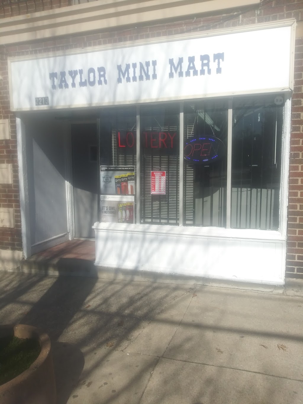 Taylor Mini Mart | 2213 N Taylor Rd, Cleveland Heights, OH 44112, USA | Phone: (216) 400-6263