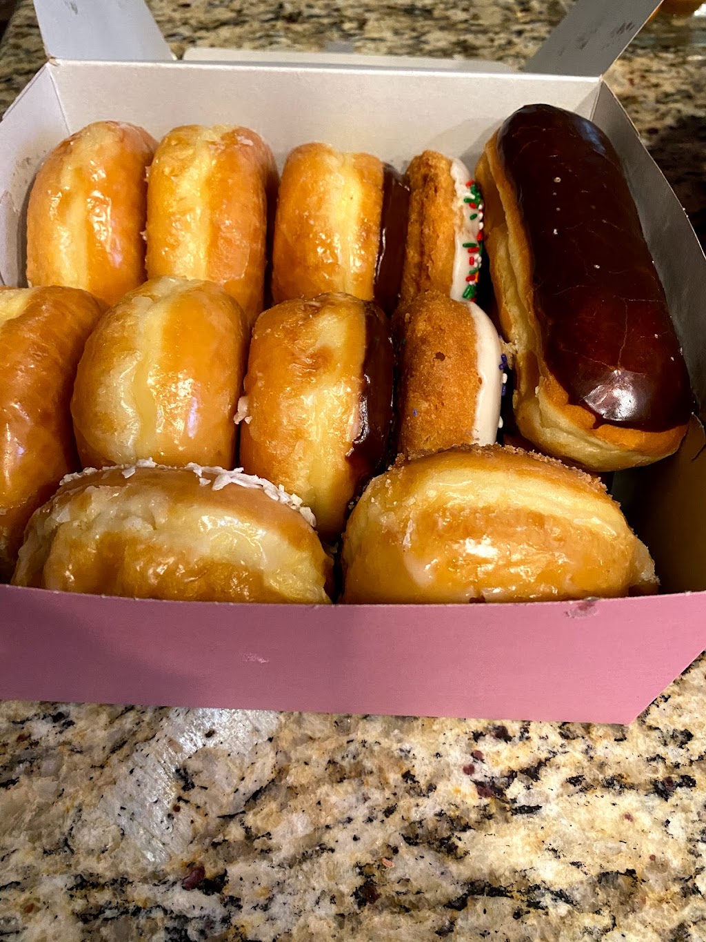 Road Runner Donuts of Upland | 1801 W Foothill Blvd, Upland, CA 91786, USA | Phone: (909) 946-4149