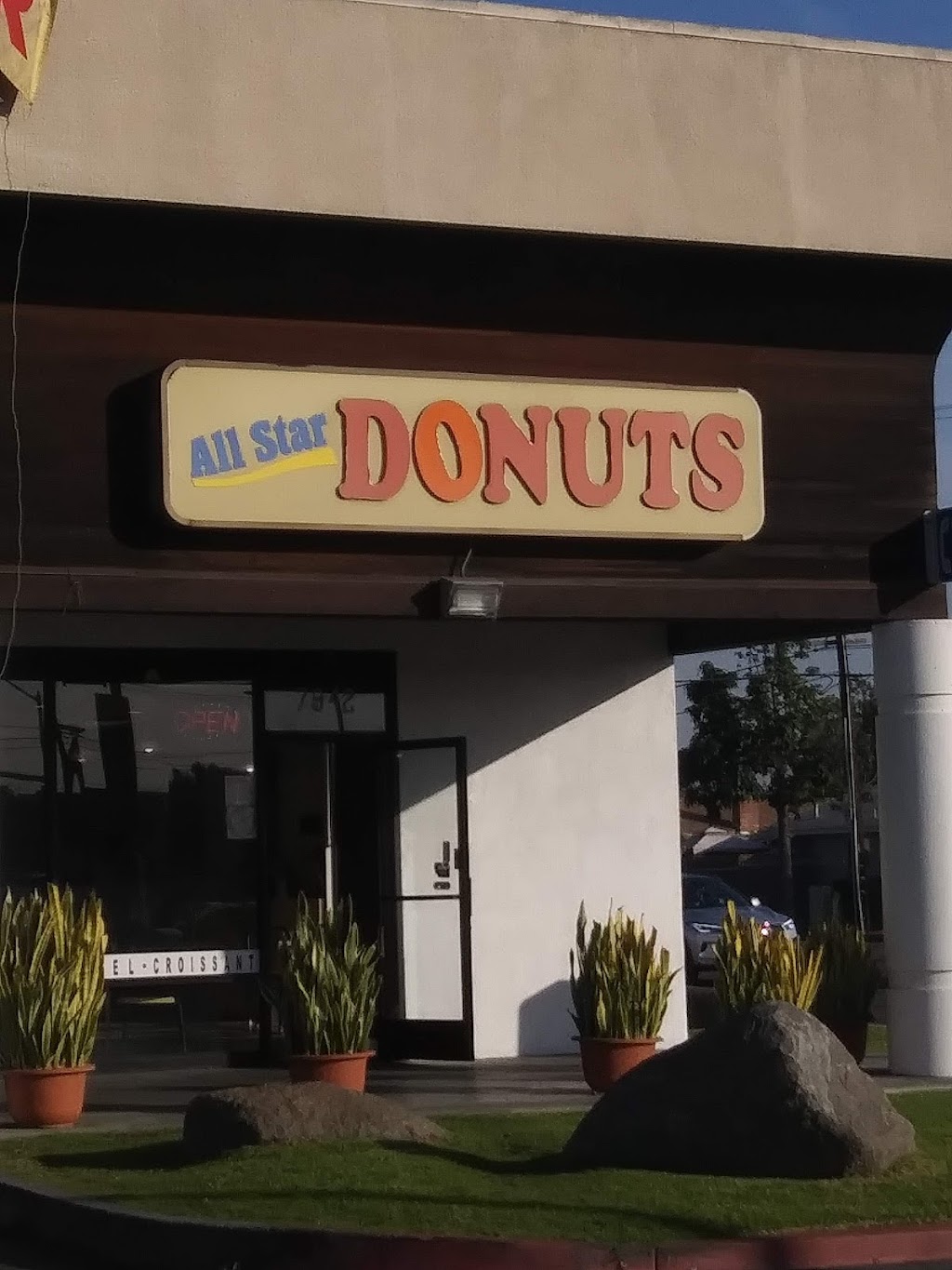 All Star Donuts | 7942 Valley View St, Buena Park, CA 90620, USA | Phone: (714) 521-0818
