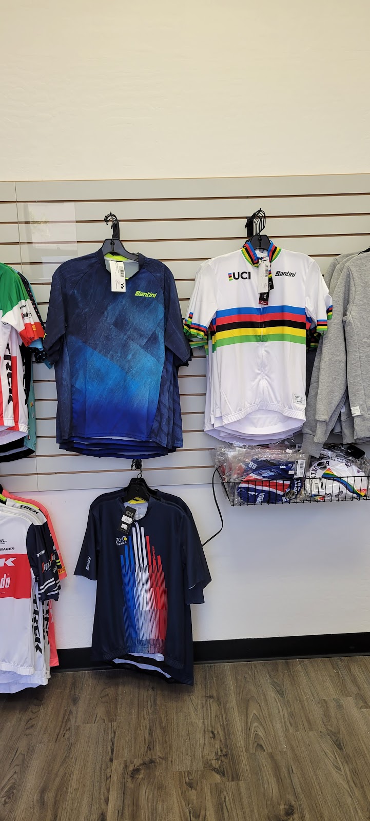 Santini Cycling Outlet | 600 N Bullard Ave Suite 9, Goodyear, AZ 85338, USA | Phone: (623) 388-4443