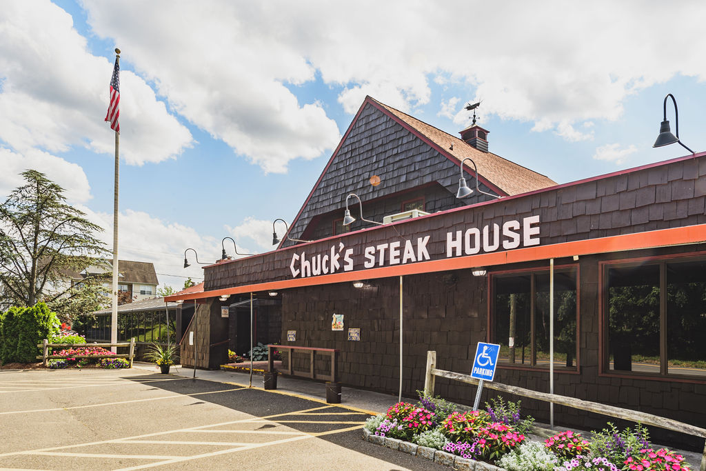 Chucks Steak House | 20 Segar St, Danbury, CT 06810, USA | Phone: (203) 792-5555