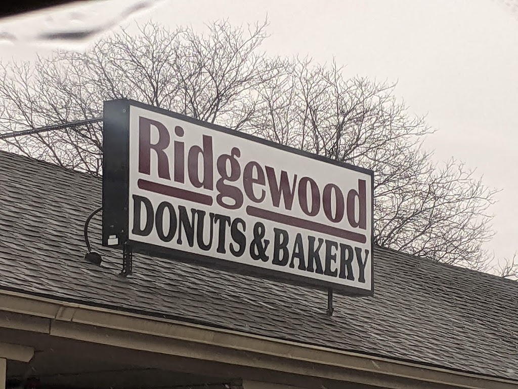 Ridgewood Donuts | 4309 Blue Ridge Blvd, Kansas City, MO 64133, USA | Phone: (816) 353-8333