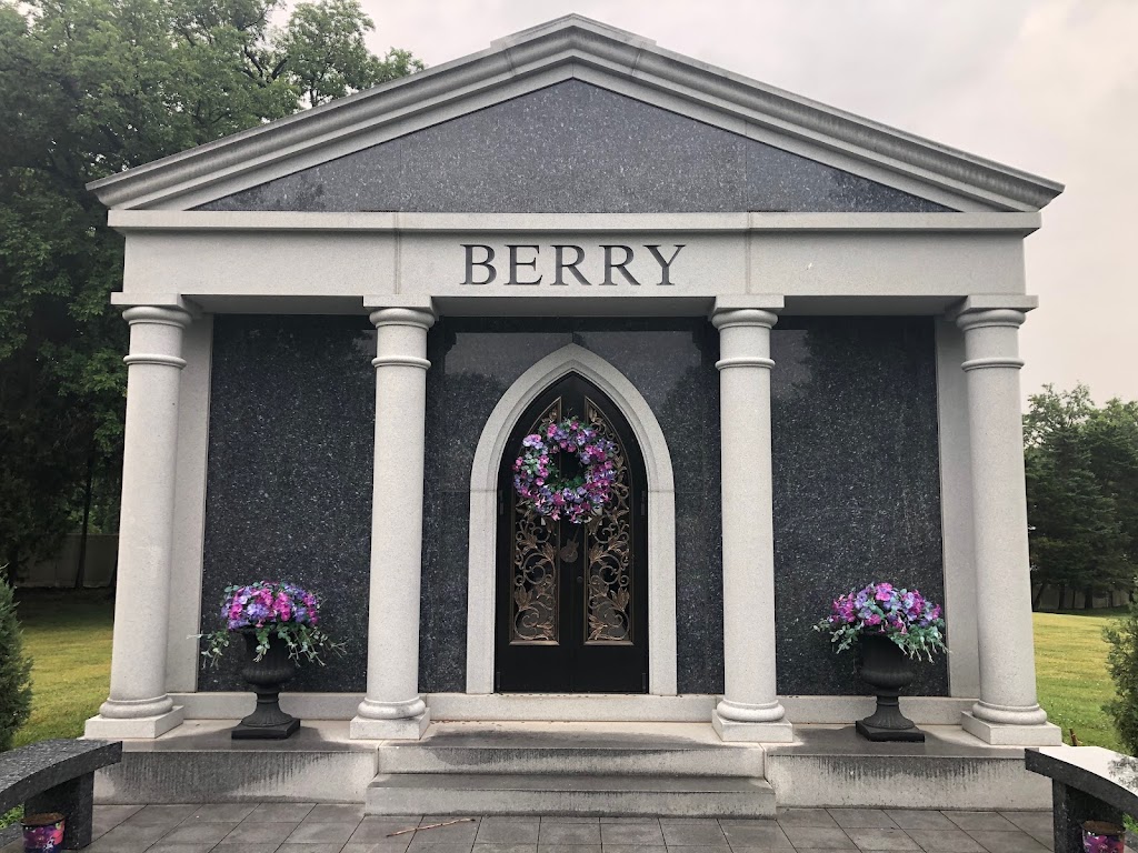 Bellerive Gardens Cemetery | 740 N Mason Rd, St. Louis, MO 63141, USA | Phone: (314) 434-3933