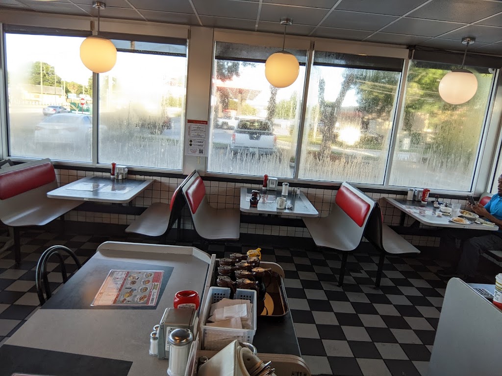 Waffle House | 2525 54th Ave N, St. Petersburg, FL 33714, USA | Phone: (727) 527-4027