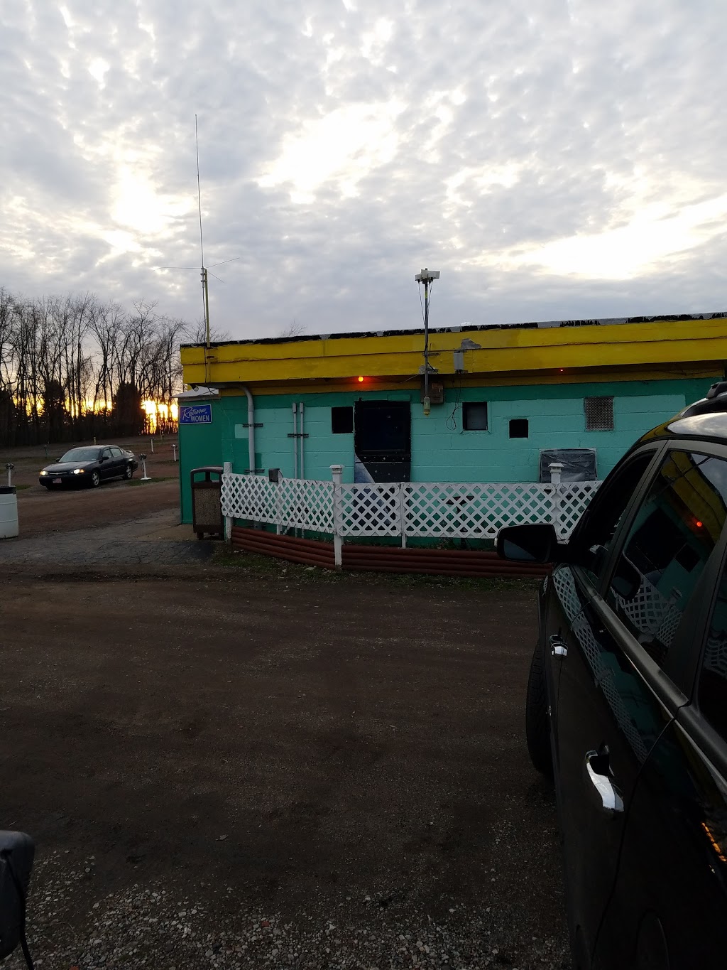 dependable drive inn moon township pa