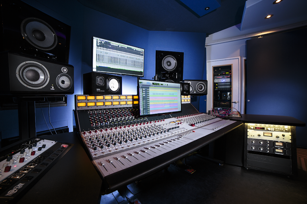 Master House Studios | 2906 NW 108th Ave, Doral, FL 33172, USA | Phone: (786) 308-6892