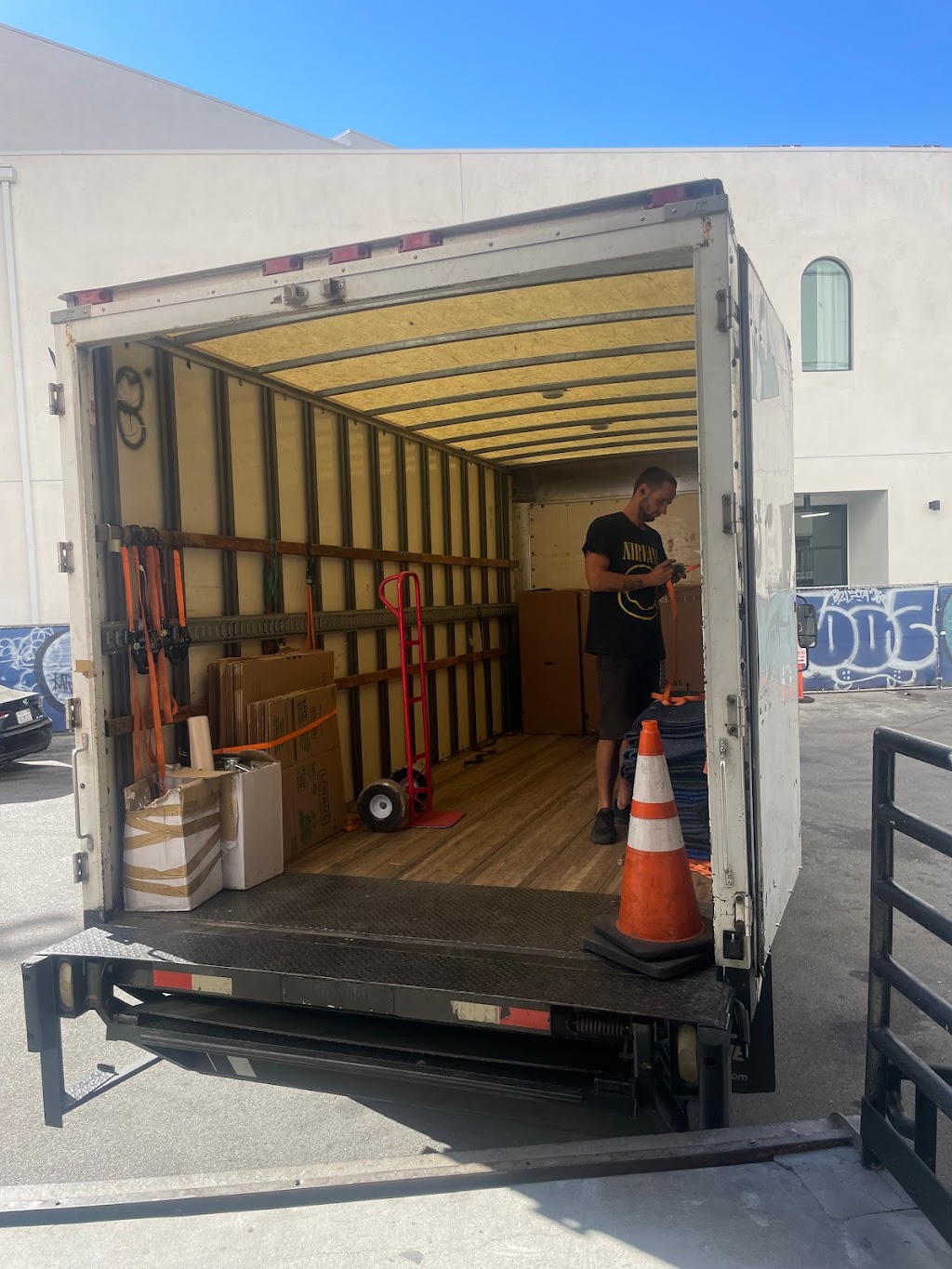 Man With A Truck Movers and Packers | 2185 Basil Ln, Los Angeles, CA 90077, USA | Phone: (310) 925-7859