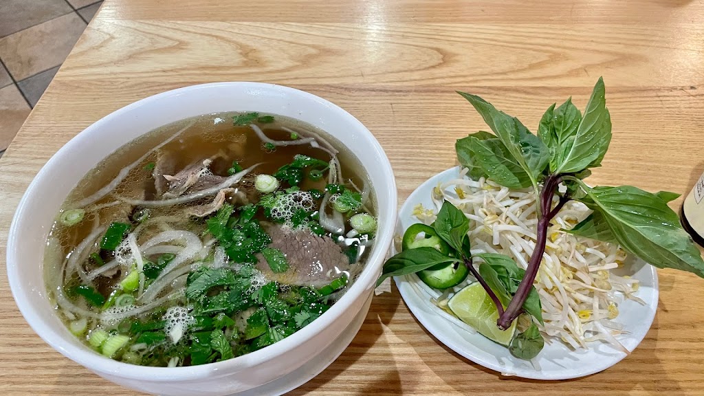 Pho Duong Restaurant Fairfax | 9412 Main St, Fairfax, VA 22031, USA | Phone: (703) 426-2827