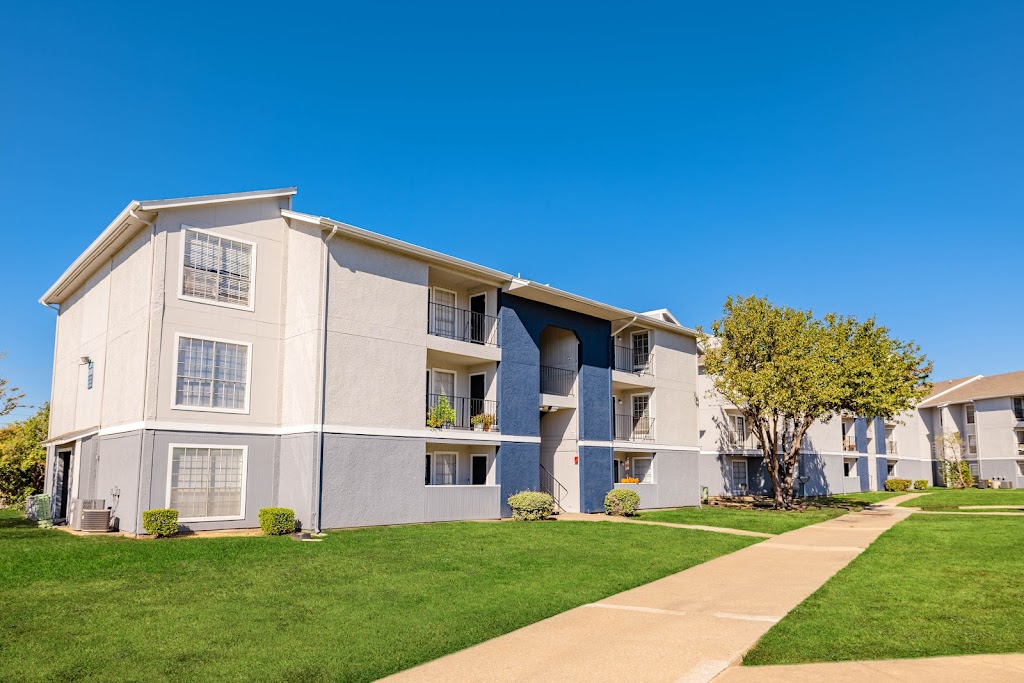 The Carmel Apartments | 1051 E Centerville Rd, Garland, TX 75041, USA | Phone: (972) 954-6417