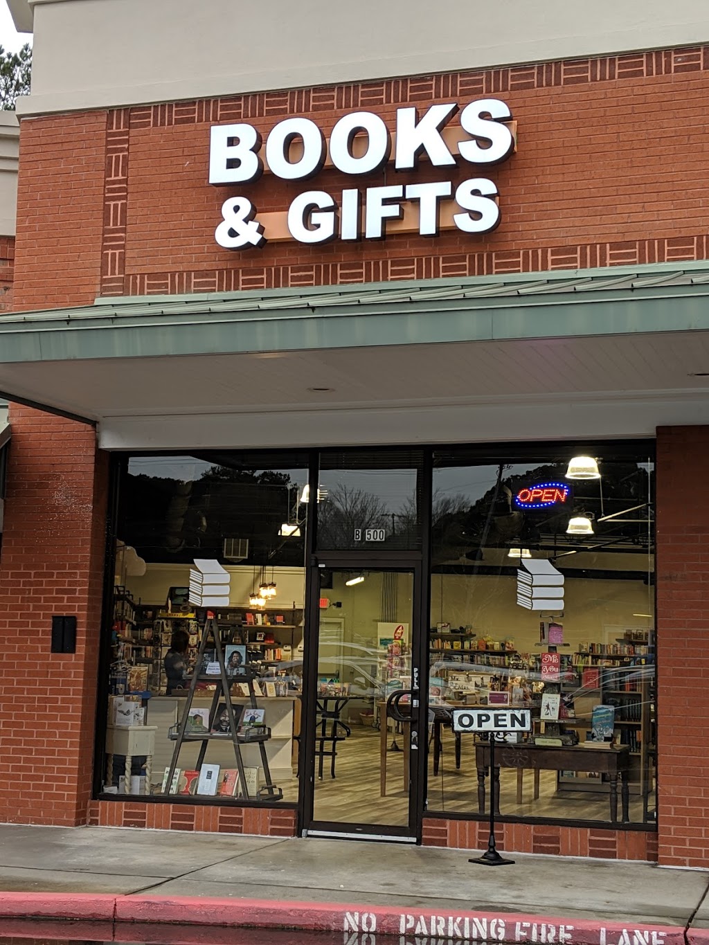 Johns Creek Books and Gifts | 6000 Medlock Bridge Pkwy Suite B500, Johns Creek, GA 30022, USA | Phone: (770) 696-9999