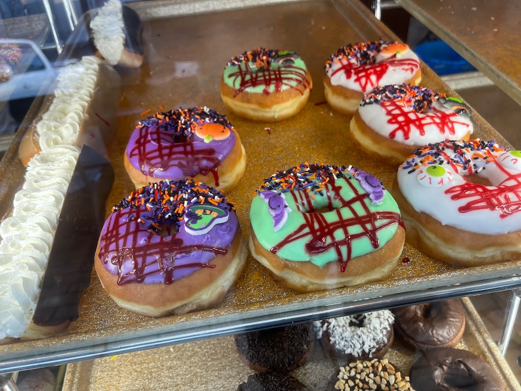 K Ds Donut Shop | 12387 Valley View St, Garden Grove, CA 92845, USA | Phone: (714) 892-8095