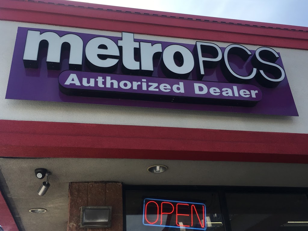 Metro by T-Mobile | 27135 Van Dyke Ave, Warren, MI 48093, USA | Phone: (586) 393-6900