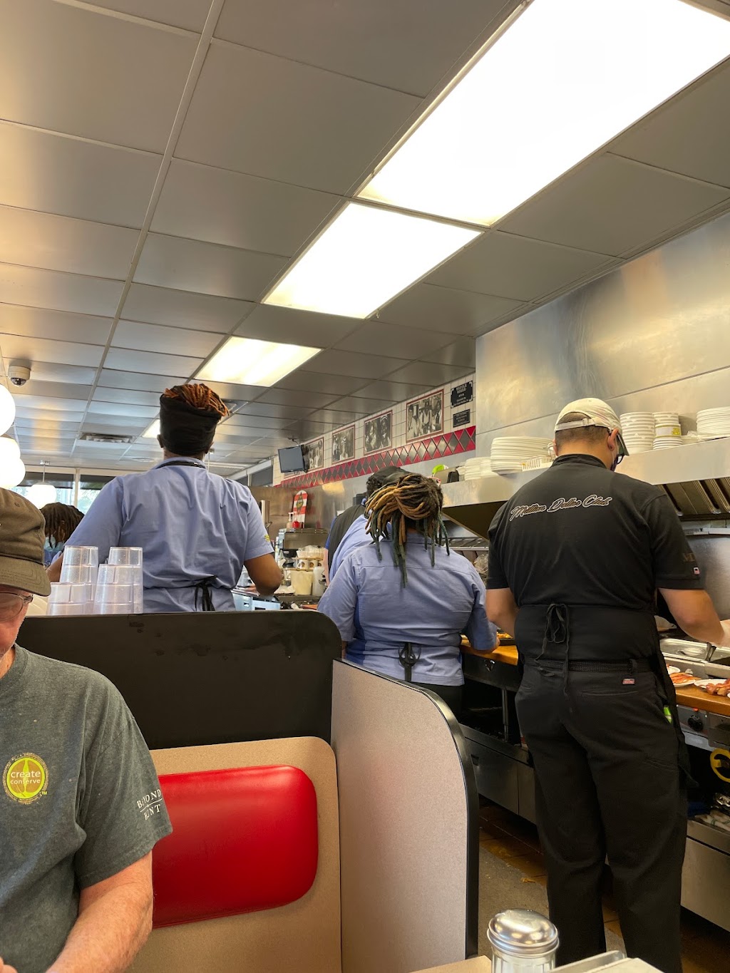 Waffle House | 1072 Airport Rd, Jacksonville, FL 32218, USA | Phone: (904) 741-3731