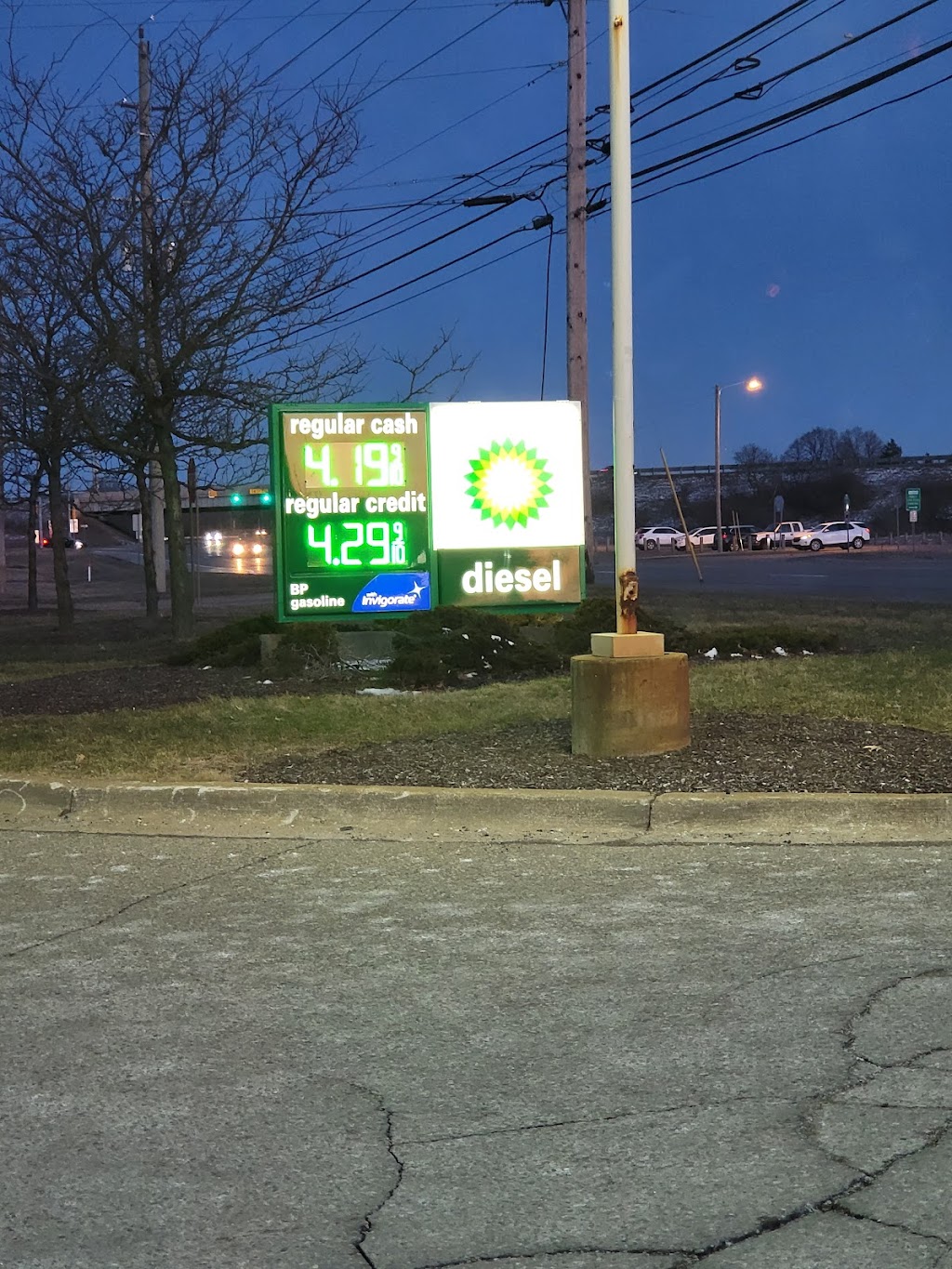 bp | 8500 Dixie Hwy, Village of Clarkston, MI 48348, USA | Phone: (248) 625-1704