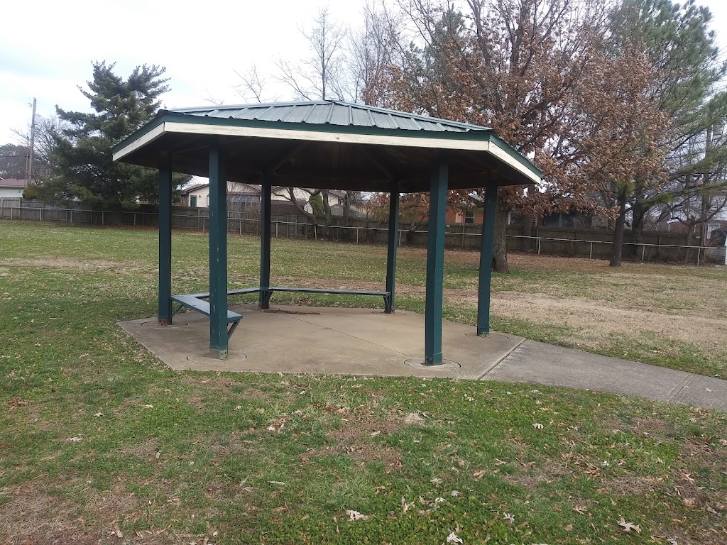 Kenawood Park | 612 Bryanwood Pkwy, Lexington, KY 40505, USA | Phone: (859) 288-2900