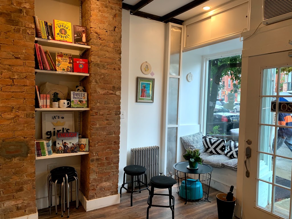 Cafe con Libros | 724 Prospect Pl, Brooklyn, NY 11216, USA | Phone: (929) 327-9373