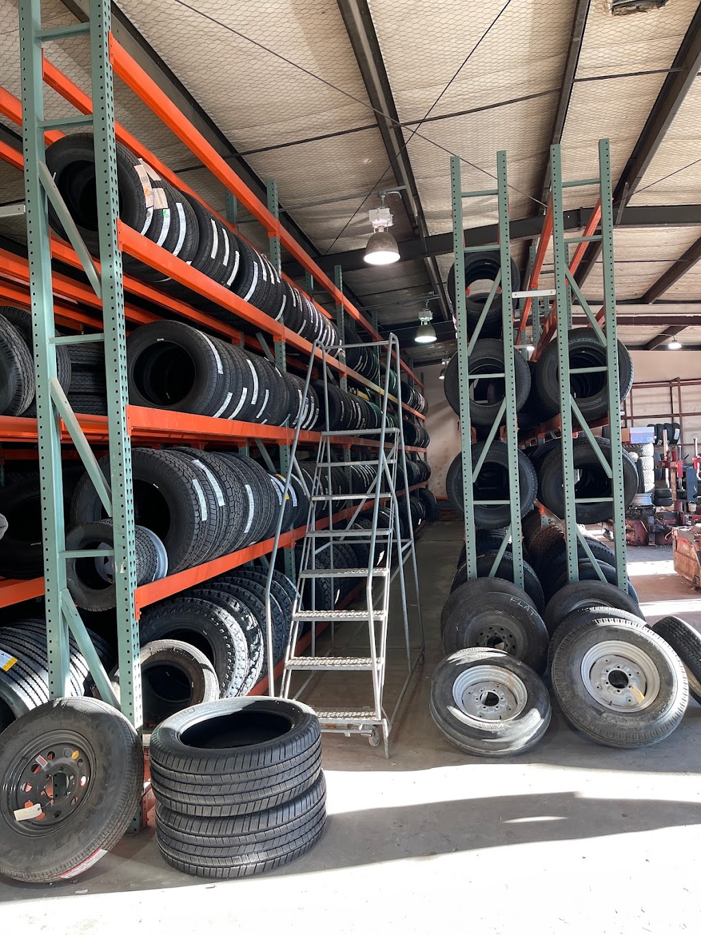 W & W Tire | 32800 I-10, Boerne, TX 78006, USA | Phone: (830) 249-8749