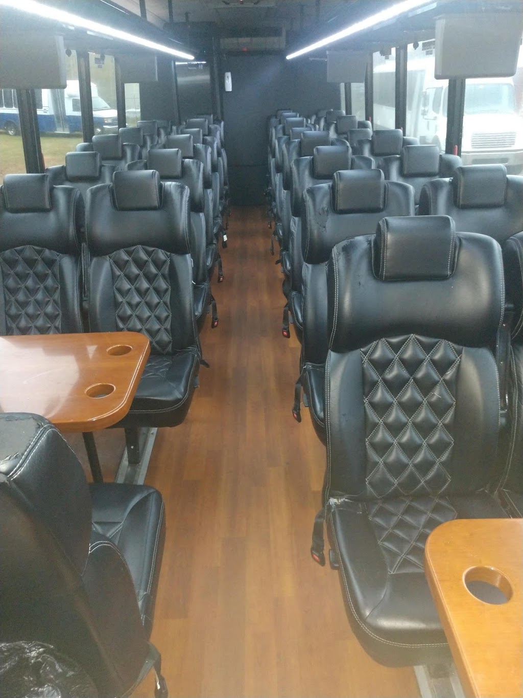 First Class Bus Tours | 4110 Patterson Ave, Winston-Salem, NC 27105, USA | Phone: (336) 682-6551