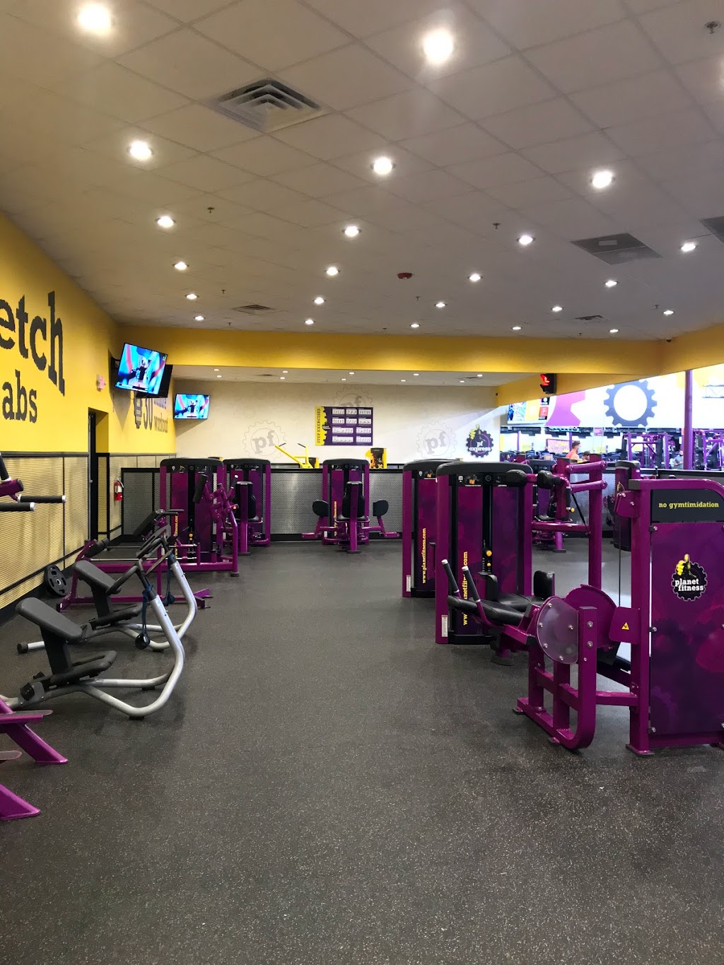 Planet Fitness | 430 E Main St, Crowley, TX 76036, USA | Phone: (682) 282-6601