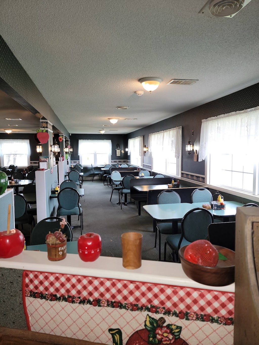 Apple Dumplin | 521 S Cascade Dr, Springville, NY 14141, USA | Phone: (716) 592-0171