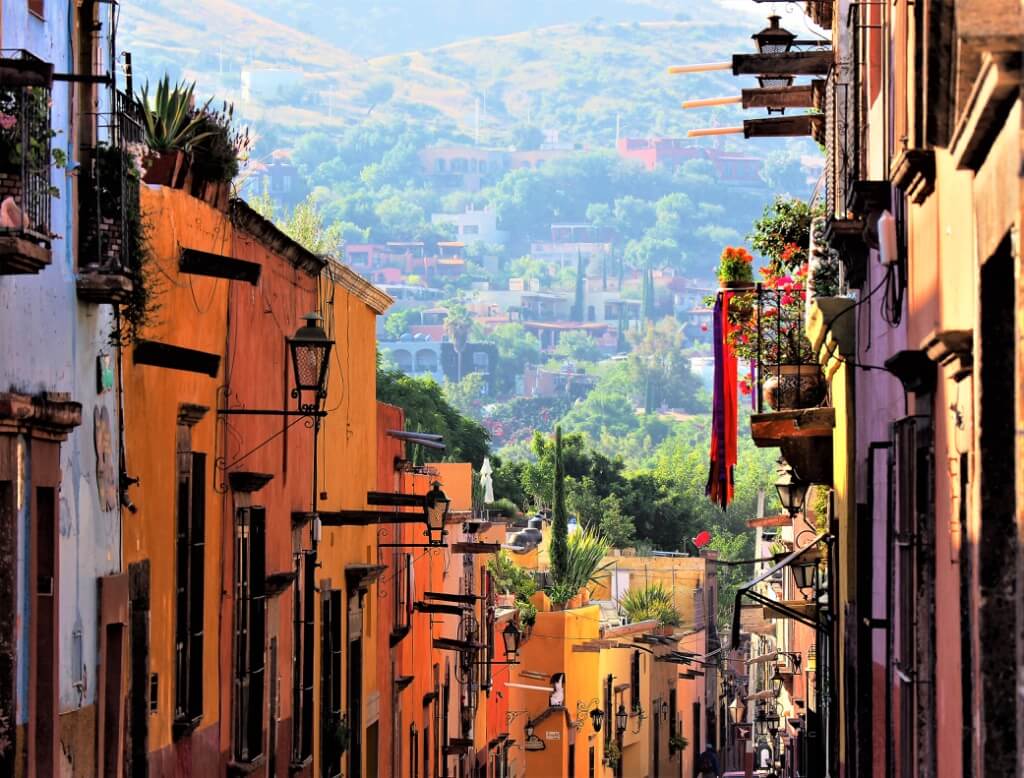 Eat The Peach Travel | 1813 Pasadena Dr, Dunedin, FL 34698, USA | Phone: (877) 955-6655