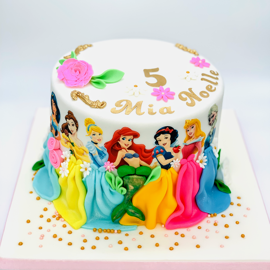 Cakes by Sweet Fundy | 809 Oak Valley, Denton, TX 76209, USA | Phone: (786) 999-9755