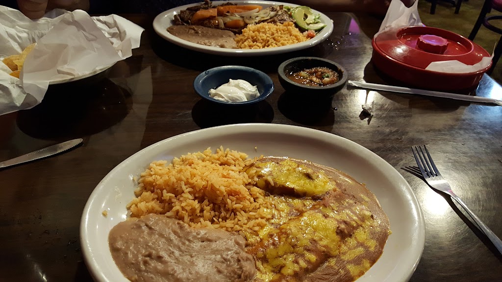 El Nuevo Mexico Restaurant | 201 Childers Dr., Bastrop, TX 78602, USA | Phone: (512) 321-1800