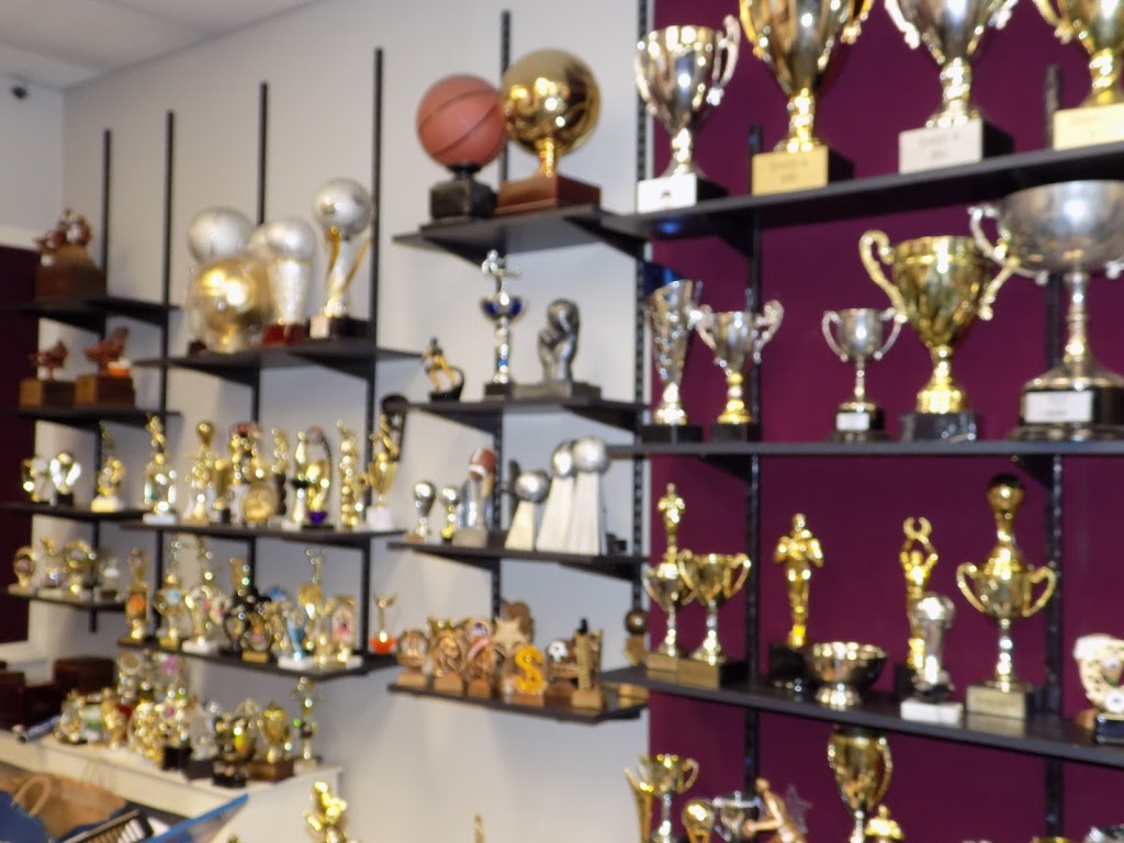 Crown Trophy | 7 E 38th St, New York, NY 10016, USA | Phone: (212) 532-4500